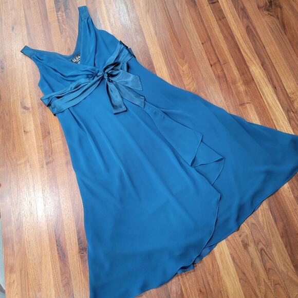 S.L. Fashions Dress Surplice V Neckline Cascade Ruffle Sleeveless Size 16 - Picture 2 of 12